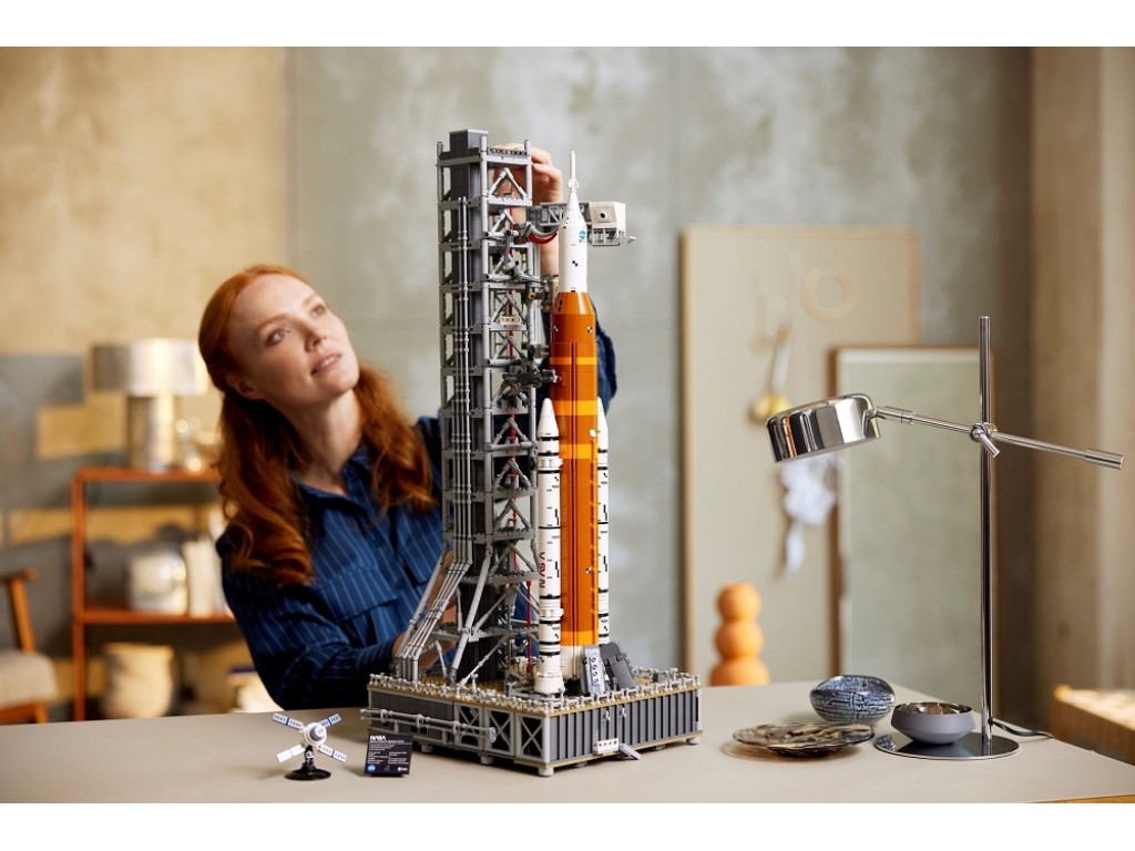 10341 Lego Icons Система космического запуска НАСА «Артемида»