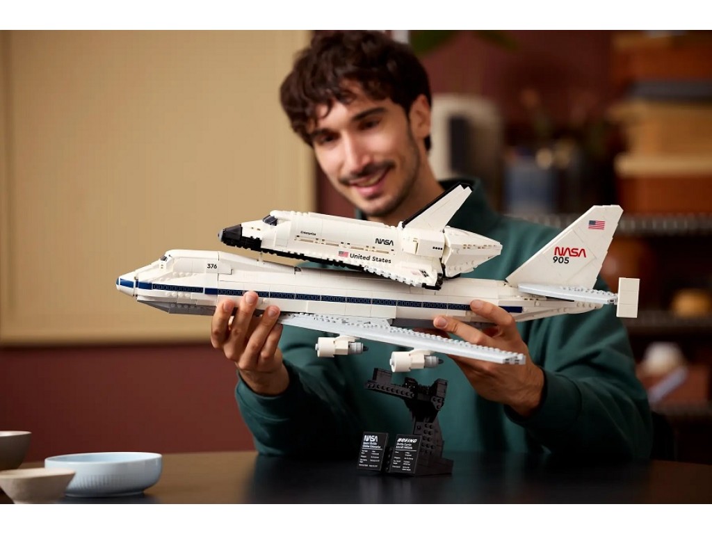 10360 LEGO ICONS Самолет-носитель и Шаттл