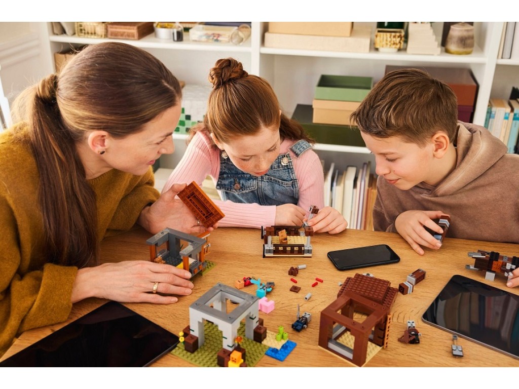 21278 LEGO Minecraft Застава разбойников и разоритель