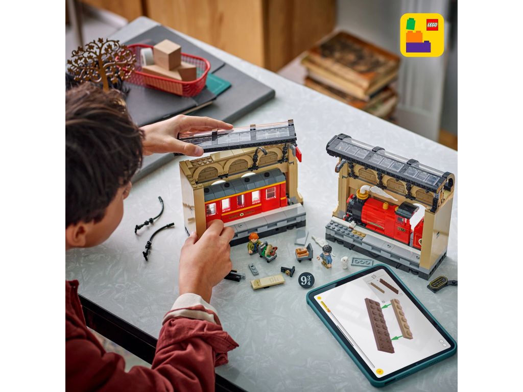 76450 LEGO Harry Potter Книжный уголок: Хогвартс-экспресс