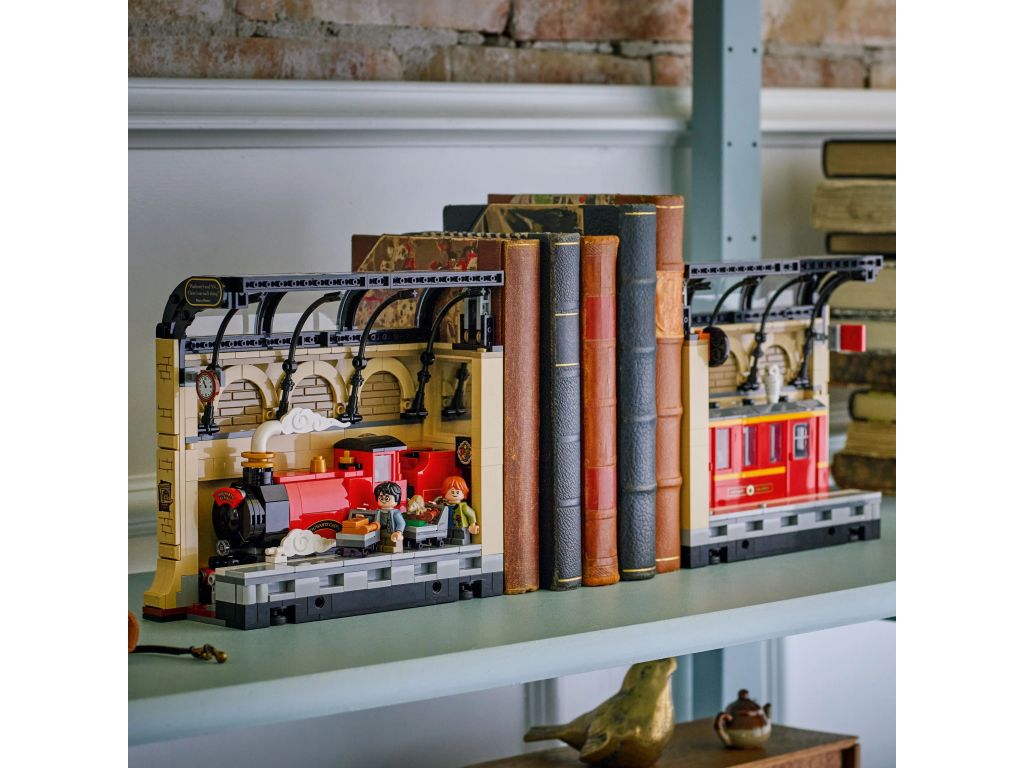 76450 LEGO Harry Potter Книжный уголок: Хогвартс-экспресс
