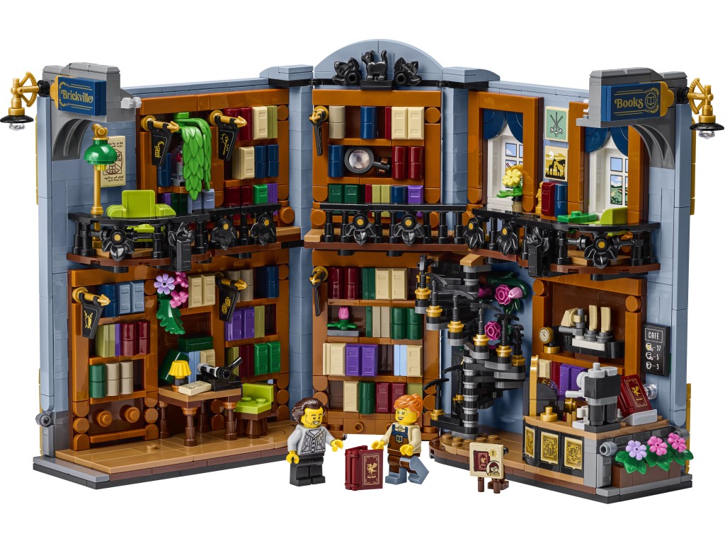 11379 LEGO ICONS Книжный уголок: Книжный магазин