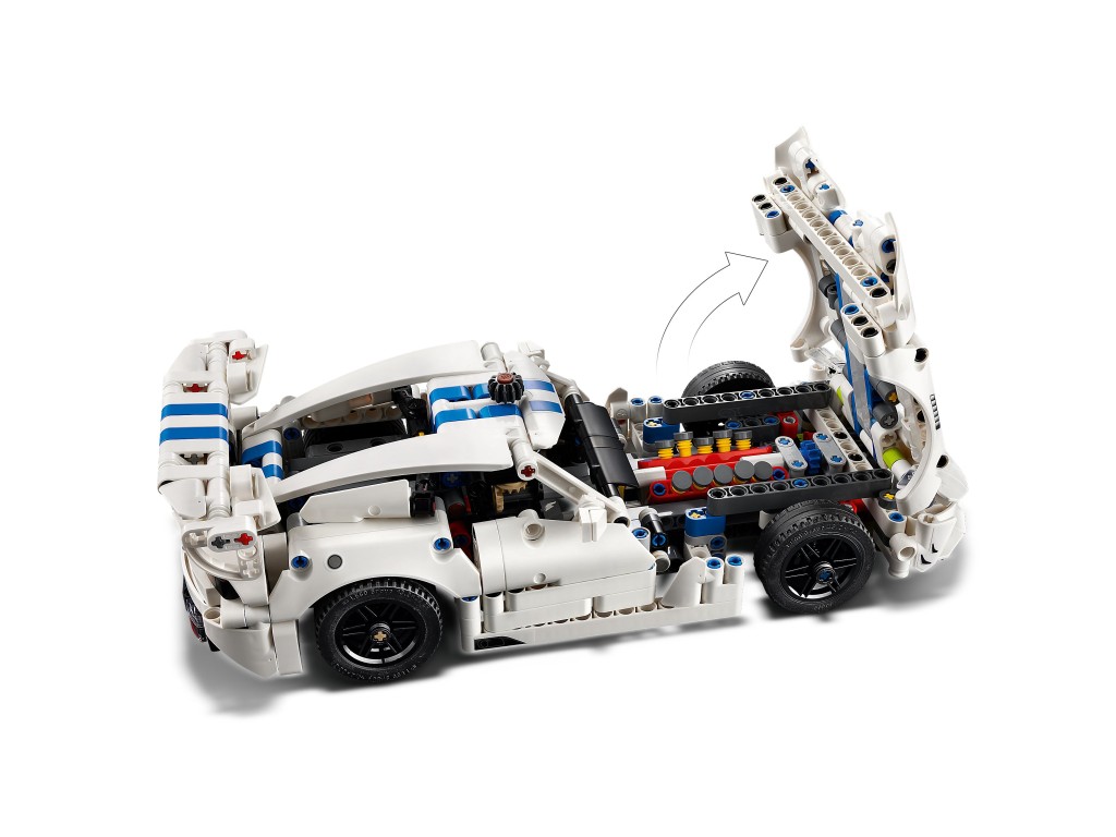 42234 LEGO Technic Спортивный автомобиль Dodge Viper GTS-R