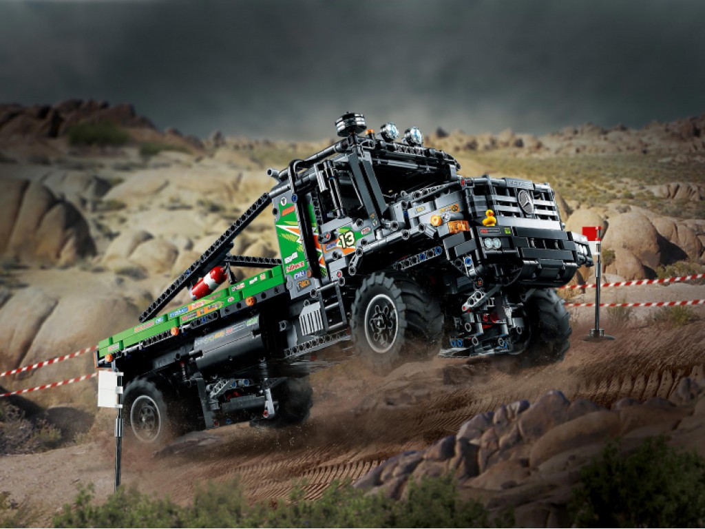 Конструктор LEGO Technic 42129 Полноприводной грузовик-внедорожник Mercedes-Benz Zetros