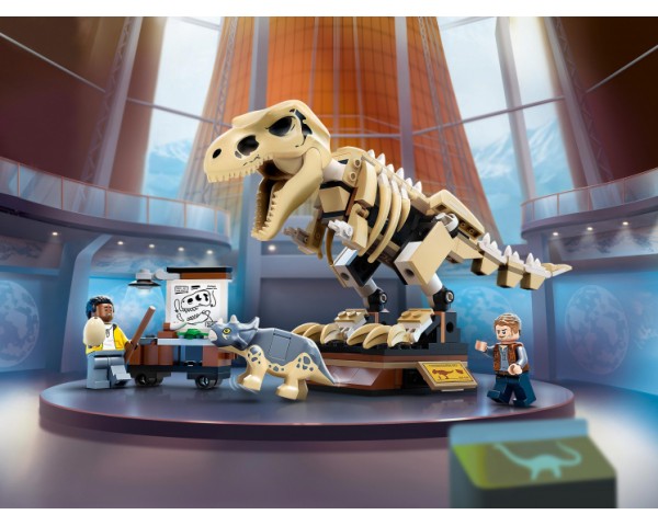 76940 Lego Jurassic World Скелет тираннозавра на выставке