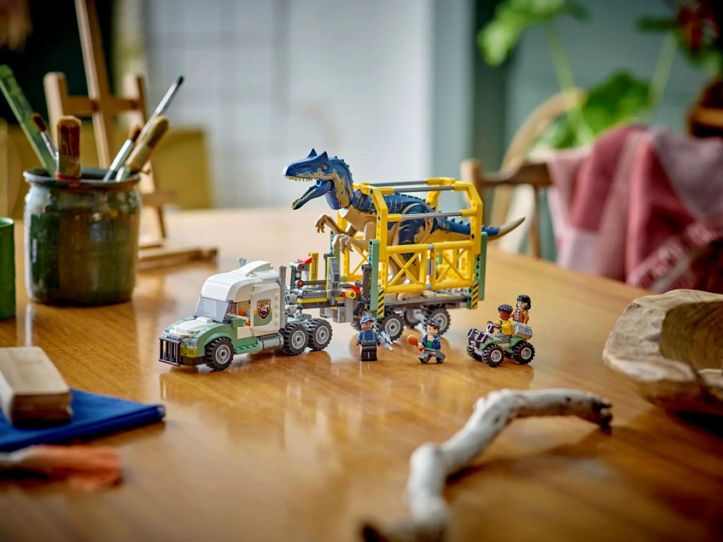 Конструктор LEGO Jurassic World 76966 Грузовик для перевозки аллозавра