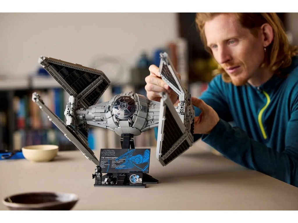 LEGO Star Wars 75382 TIE-перехватчик
