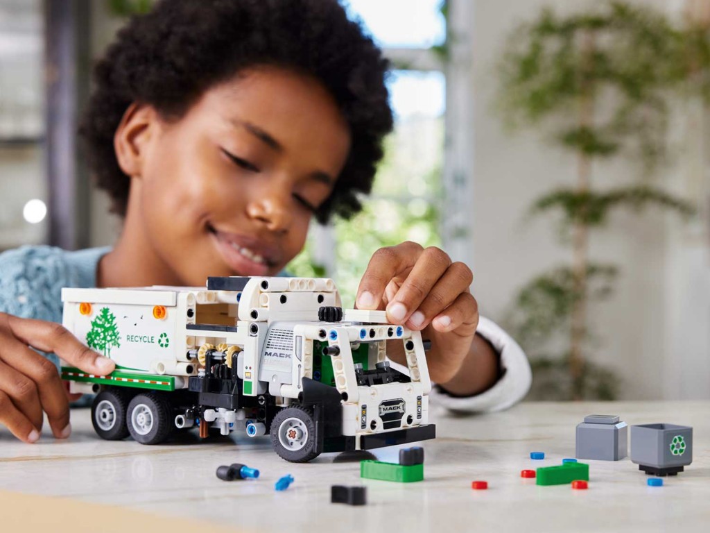 LEGO Technic 42167 Электрический мусоровоз Mack LR