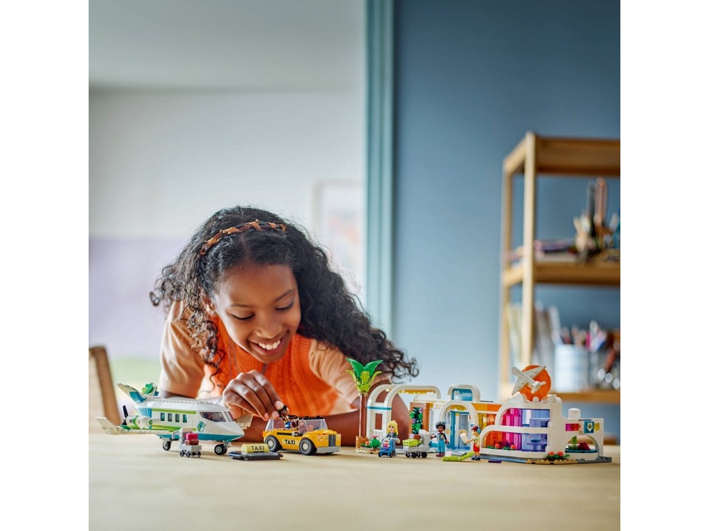 Конструктор 42656 Lego Friends Аэропорт Хартлейк-Сити и самолет