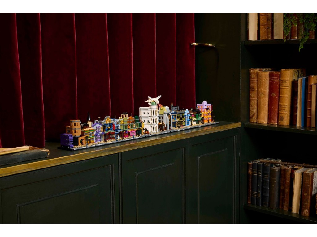 LEGO Harry Potter 76444 Косой переулок: Волшебные магазины