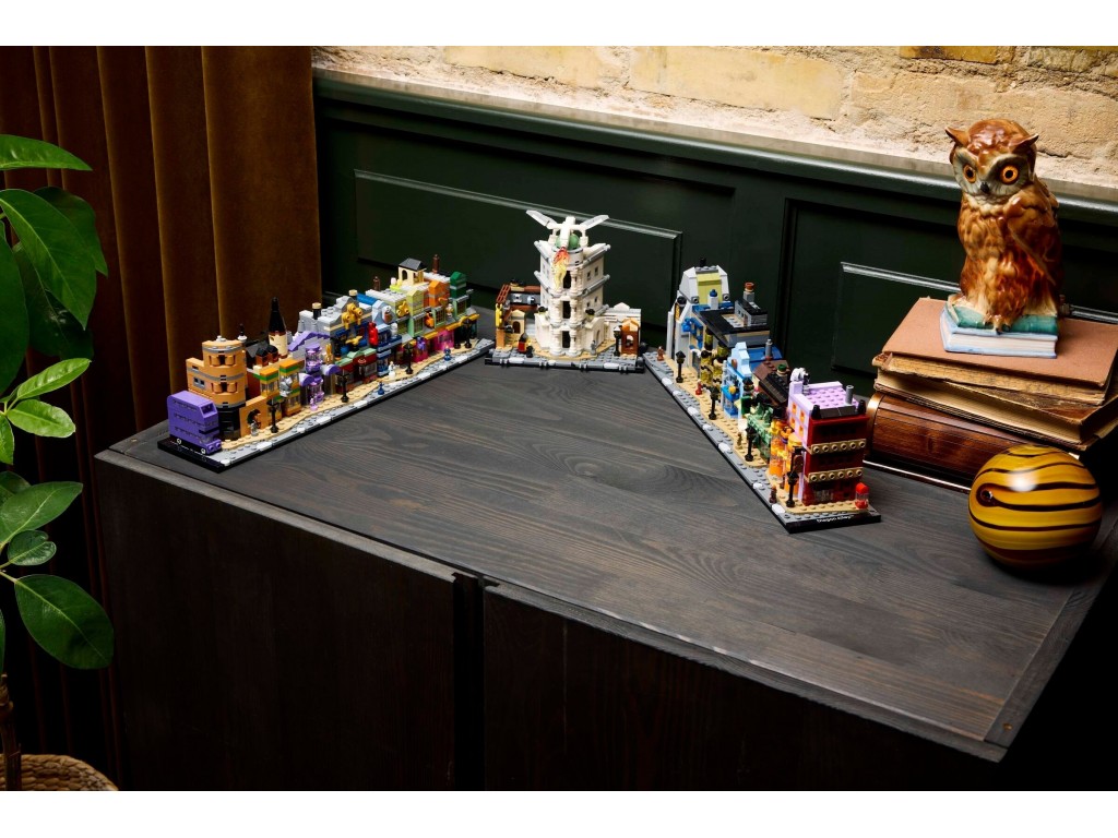 LEGO Harry Potter 76444 Косой переулок: Волшебные магазины