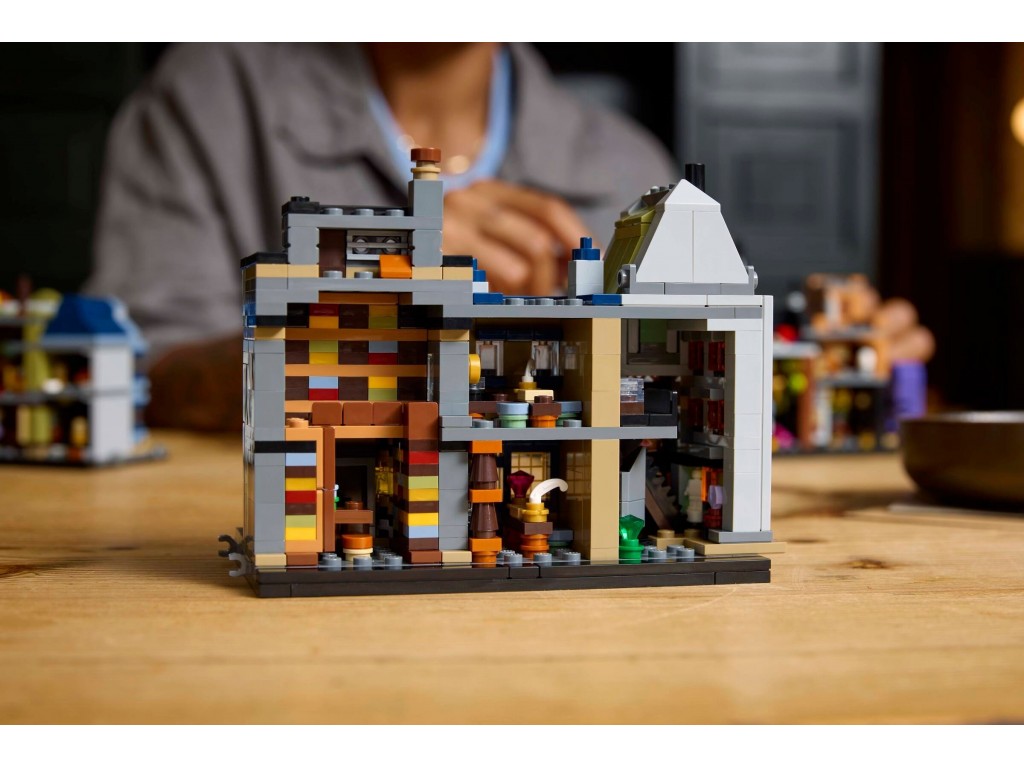 LEGO Harry Potter 76444 Косой переулок: Волшебные магазины