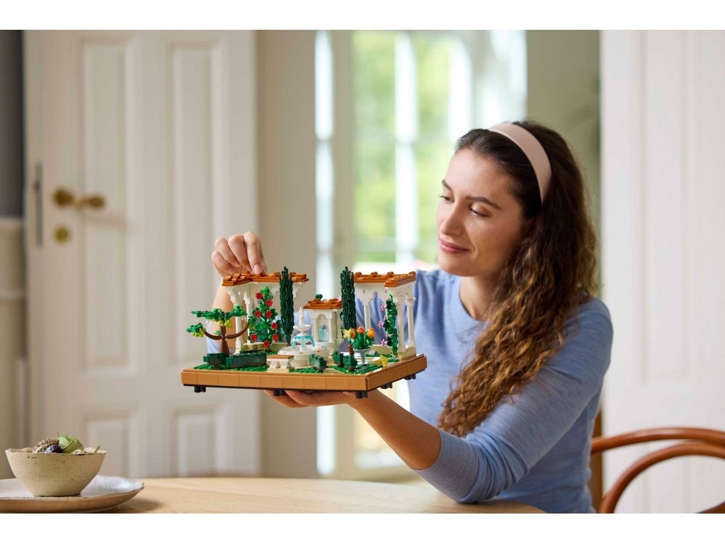 10359 Lego Icons Сад с фонтаном