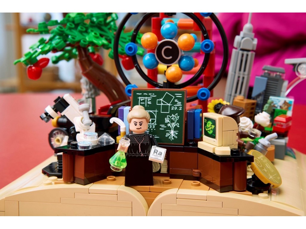 LEGO Ideas 21355 Эволюция STEM