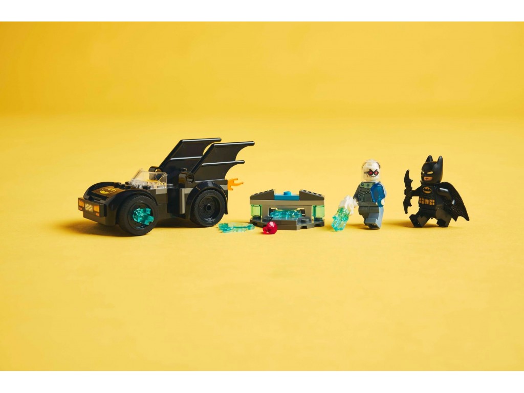 LEGO Super Heroes 76301 Бэтмен на Бэтмобиле против Мистера Фриза
