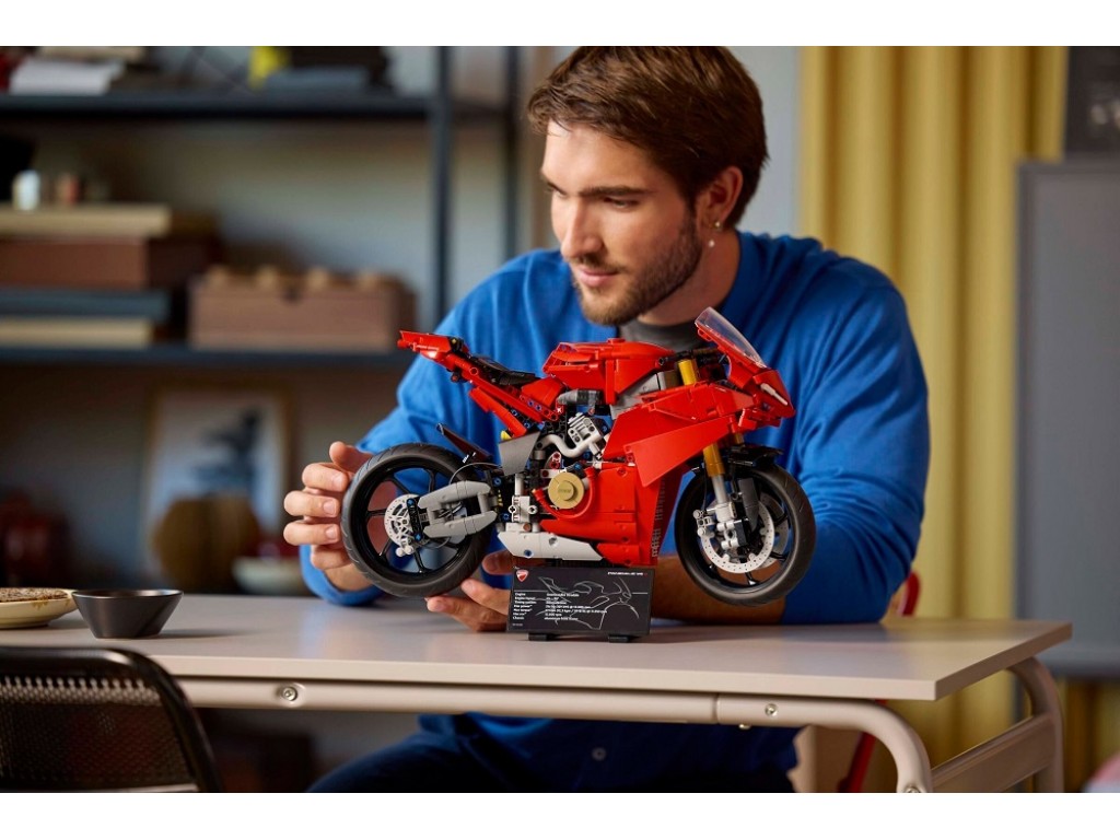 LEGO Technic 42202 Мотоцикл Ducati Panigale V4 S