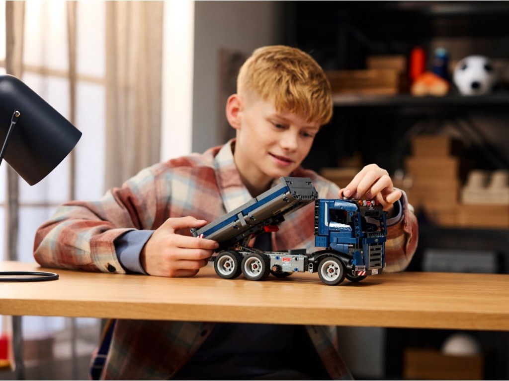 LEGO Technic 42203 Опрокидывающийся самосвал